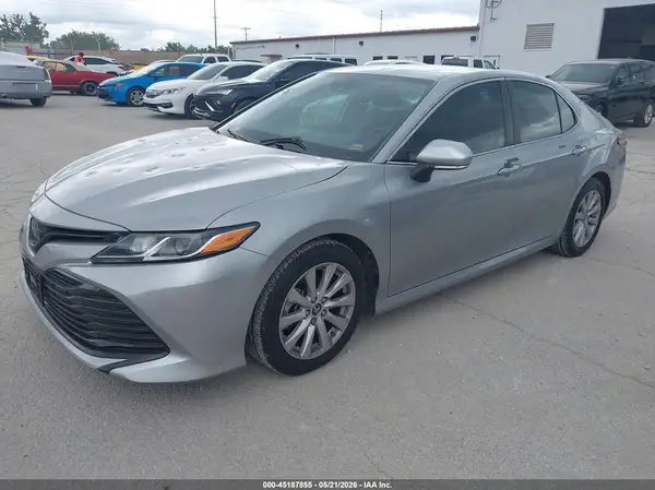 4T1B11HK9KU779083 2019 TOYOTA CAMRY - Image 2