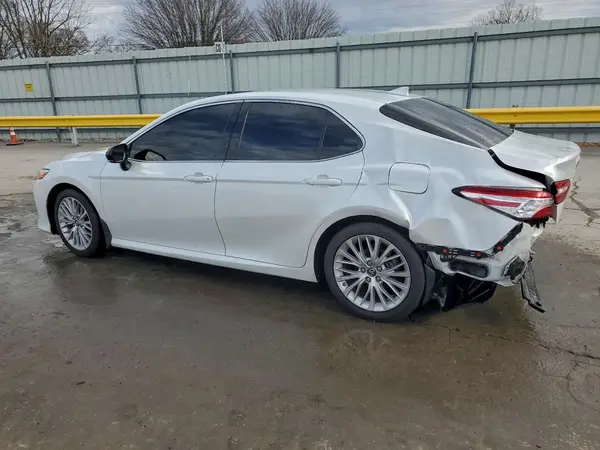 4T1B11HK9KU780833 2019 TOYOTA CAMRY - Image 2