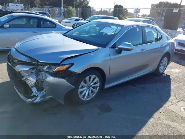 4T1B11HK9KU782615 2019 TOYOTA CAMRY - Image 2