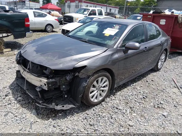 4T1B11HK9KU783702 2019 TOYOTA CAMRY - Image 2