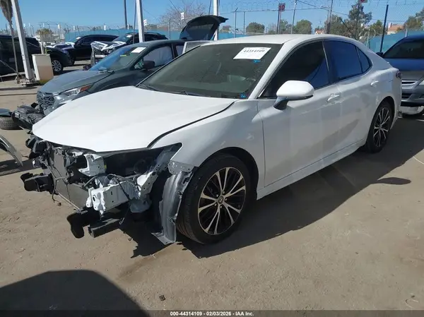4T1B11HK9KU788379 2019 TOYOTA CAMRY - Image 2
