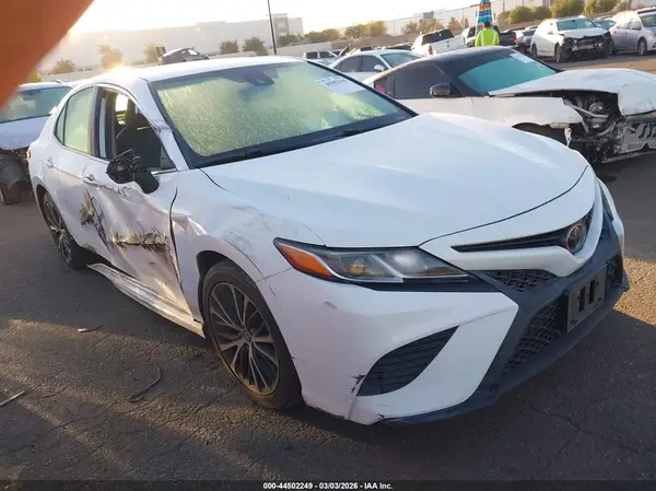 4T1B11HK9KU797695 2019 TOYOTA CAMRY - Image 1