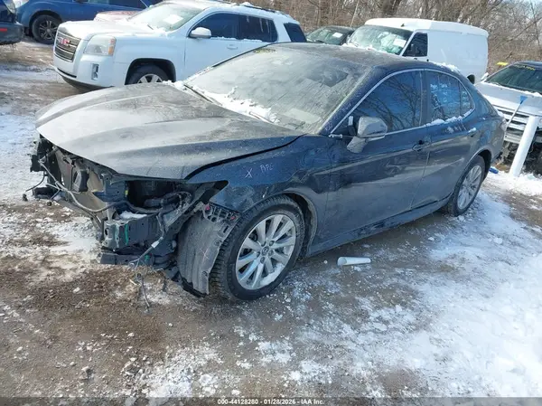 4T1B11HK9KU799785 2019 TOYOTA CAMRY - Image 2