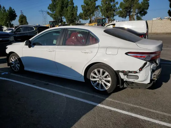 4T1B11HK9KU805584 2019 TOYOTA CAMRY - Image 2