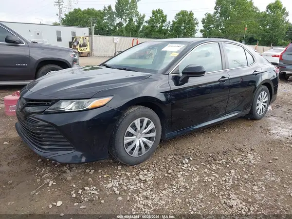 4T1B11HK9KU812356 2019 TOYOTA CAMRY - Image 2
