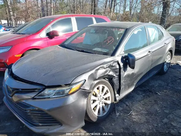 4T1B11HK9KU823910 2019 TOYOTA CAMRY - Image 2