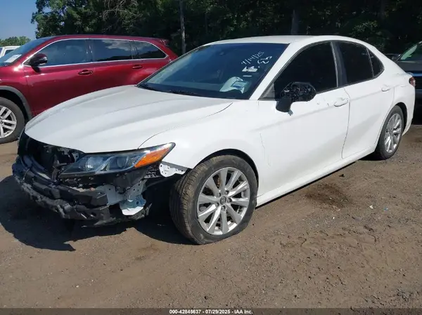 4T1B11HK9KU825205 2019 TOYOTA CAMRY - Image 2