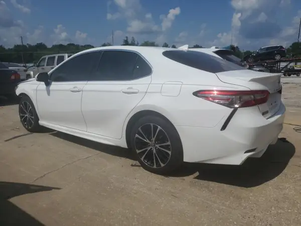 4T1B11HK9KU828945 2019 TOYOTA CAMRY - Image 2