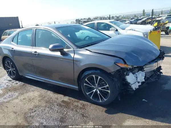 4T1B11HK9KU833093 2019 TOYOTA CAMRY - Image 1