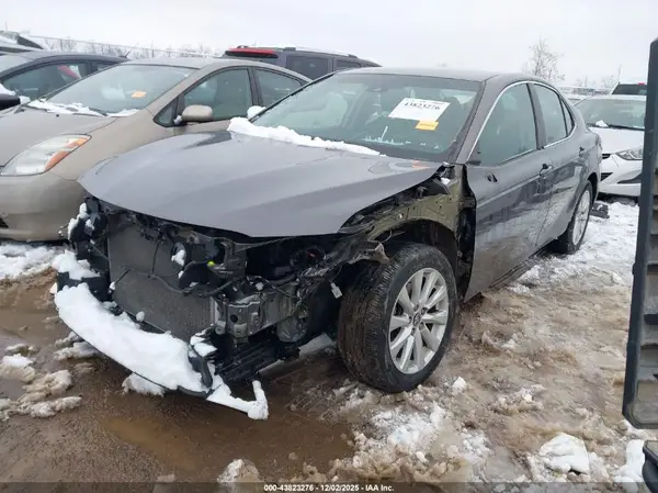 4T1B11HK9KU838861 2019 TOYOTA CAMRY - Image 2