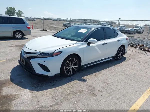 4T1B11HK9KU839962 2019 TOYOTA CAMRY - Image 2