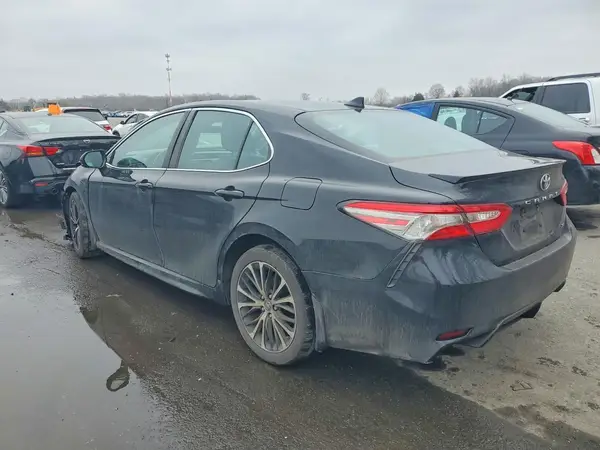4T1B11HK9KU840433 2019 TOYOTA CAMRY - Image 2