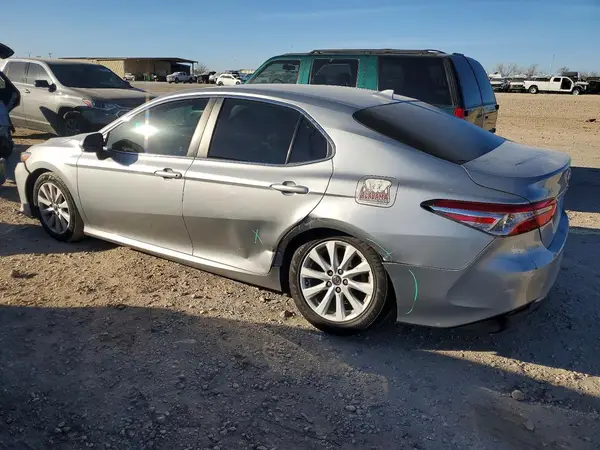4T1B11HK9KU845762 2019 TOYOTA CAMRY - Image 2