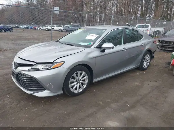 4T1B11HK9KU851075 2019 TOYOTA CAMRY - Image 2