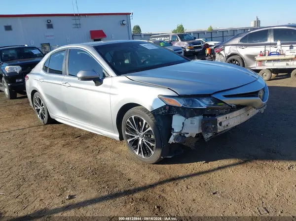 4T1B11HKXJU003429 2018 TOYOTA CAMRY - Image 1