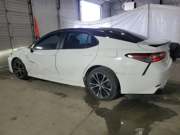 4T1B11HKXJU004399 2018 TOYOTA CAMRY - Image 2