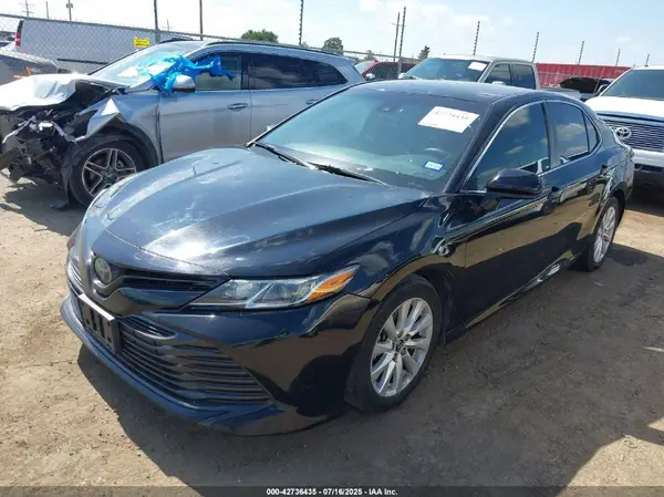4T1B11HKXJU004855 2018 TOYOTA CAMRY - Image 2