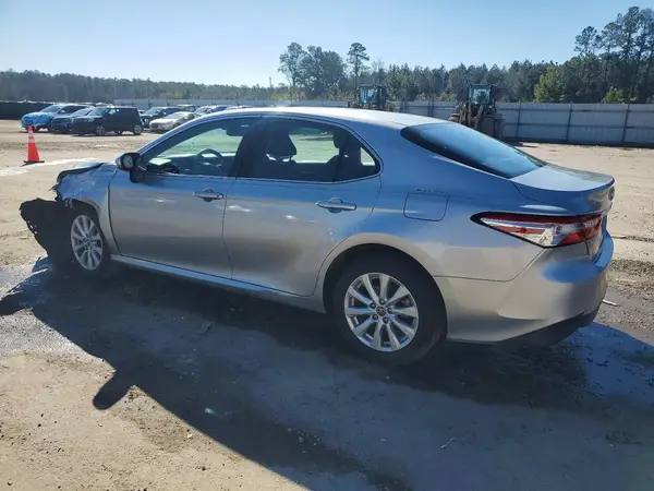 4T1B11HKXJU005522 2018 TOYOTA CAMRY - Image 2