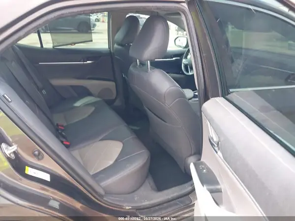 4T1B11HKXJU006864 2018 TOYOTA CAMRY - Image 8