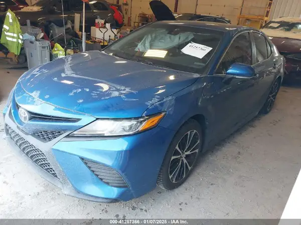 4T1B11HKXJU008971 2018 TOYOTA CAMRY - Image 2