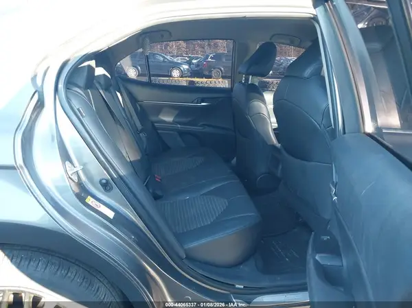 4T1B11HKXJU012101 2018 TOYOTA CAMRY - Image 8