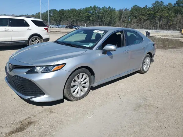 4T1B11HKXJU013569 2018 TOYOTA CAMRY - Image 1