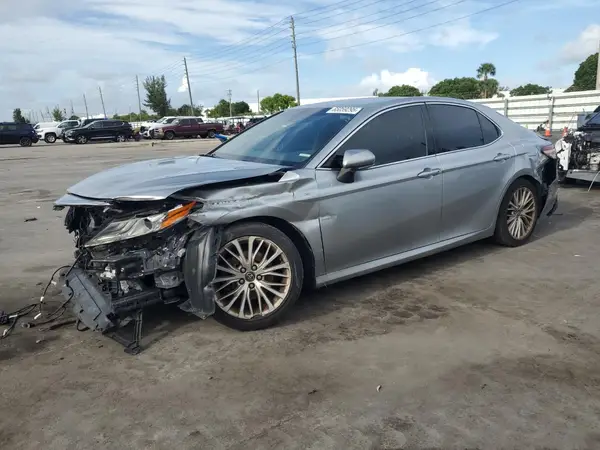 4T1B11HKXJU014320 2018 TOYOTA CAMRY - Image 1