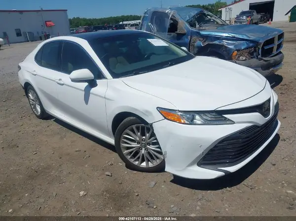 4T1B11HKXJU016486 2018 TOYOTA CAMRY - Image 1
