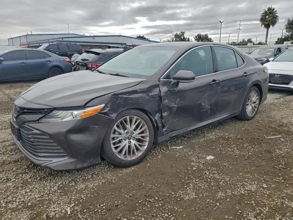 4T1B11HKXJU019226 2018 TOYOTA CAMRY - Image 1