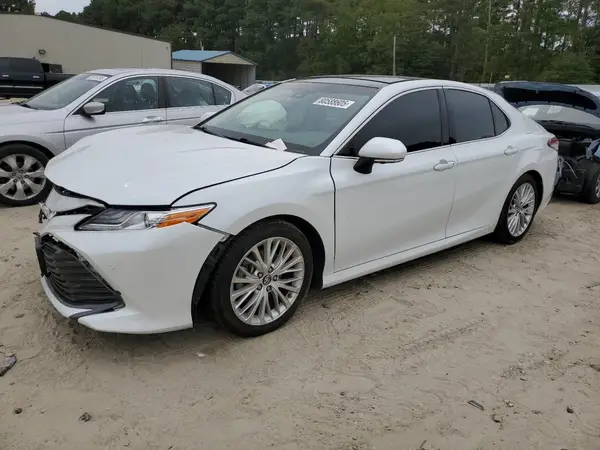 4T1B11HKXJU019324 2018 TOYOTA CAMRY - Image 1