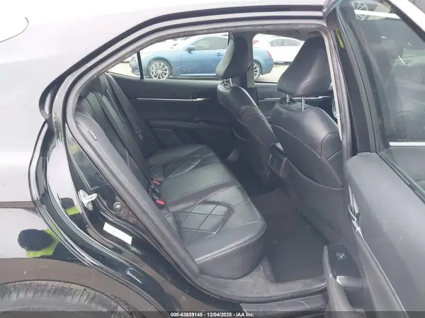 4T1B11HKXJU020487 2018 TOYOTA CAMRY - Image 8