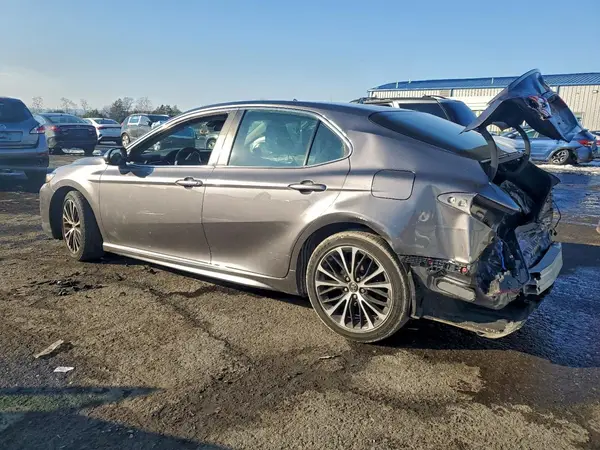 4T1B11HKXJU020750 2018 TOYOTA CAMRY - Image 2
