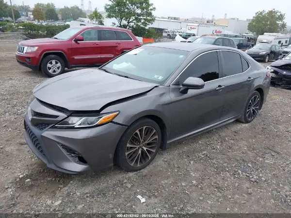 4T1B11HKXJU021817 2018 TOYOTA CAMRY - Image 2