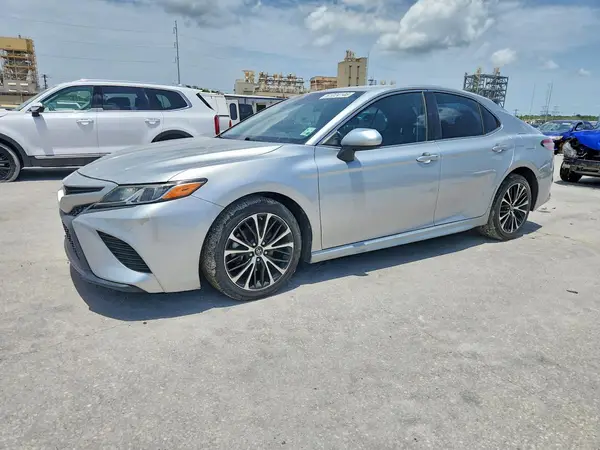 4T1B11HKXJU024040 2018 TOYOTA CAMRY - Image 1
