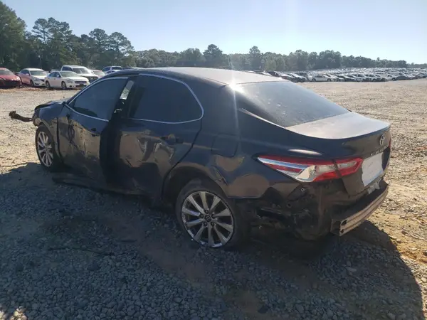 4T1B11HKXJU027620 2018 TOYOTA CAMRY - Image 2