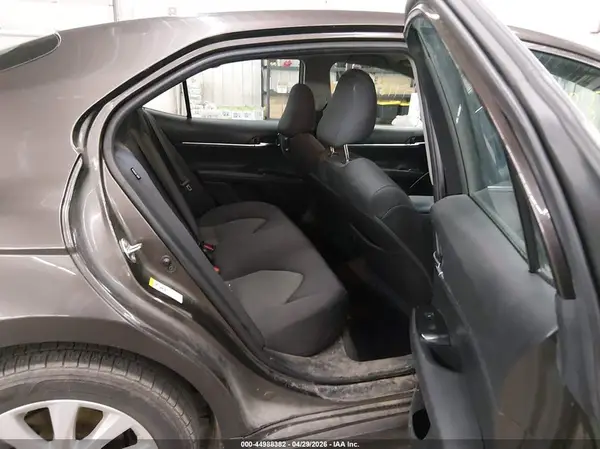 4T1B11HKXJU029920 2018 TOYOTA CAMRY - Image 8