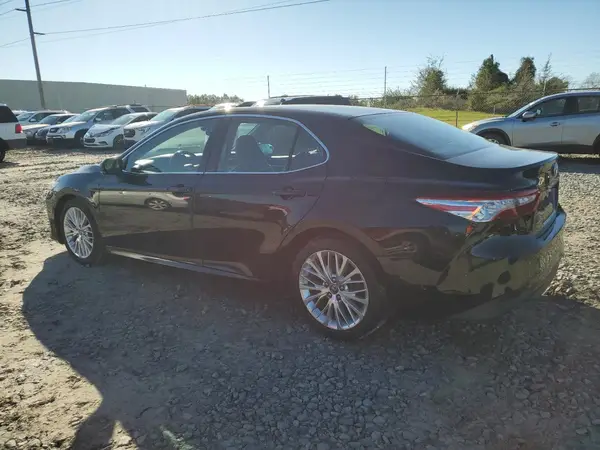 4T1B11HKXJU030291 2018 TOYOTA CAMRY - Image 2