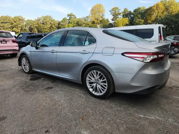 4T1B11HKXJU033112 2018 TOYOTA CAMRY - Image 2