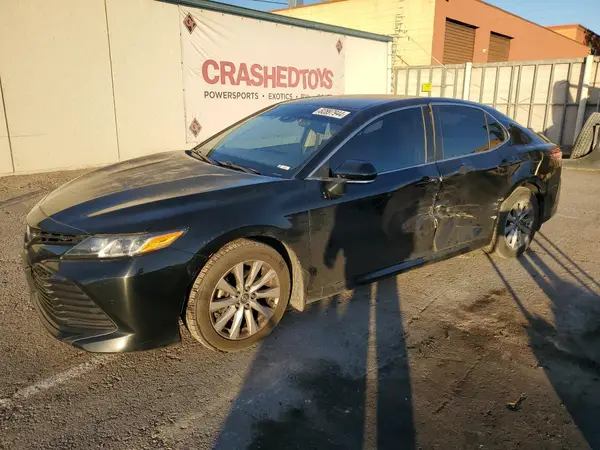 4T1B11HKXJU034874 2018 TOYOTA CAMRY - Image 1