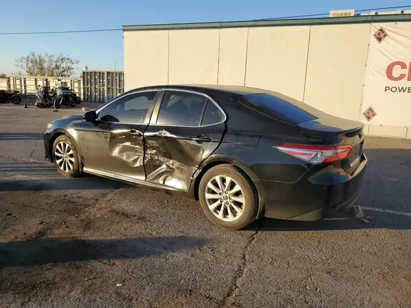 4T1B11HKXJU034874 2018 TOYOTA CAMRY - Image 2