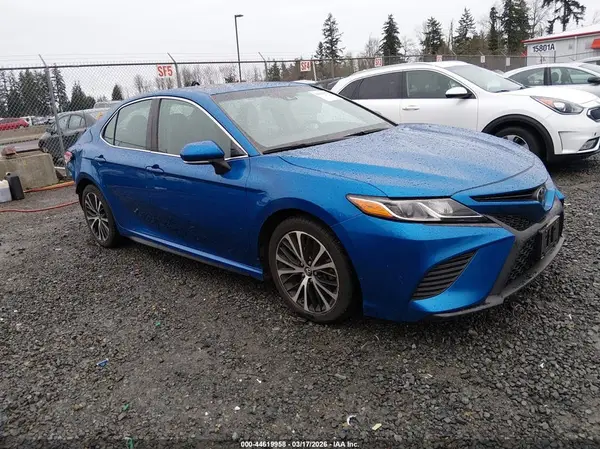 4T1B11HKXJU037743 2018 TOYOTA CAMRY - Image 1