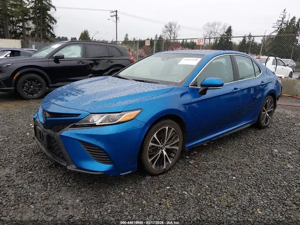 4T1B11HKXJU037743 2018 TOYOTA CAMRY - Image 2