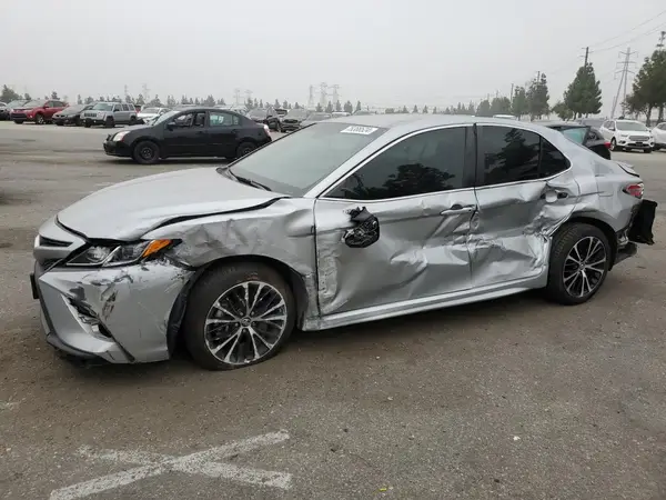 4T1B11HKXJU038522 2018 TOYOTA CAMRY - Image 1