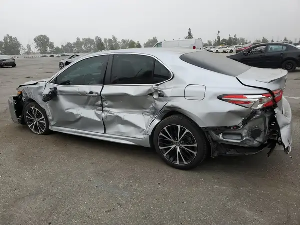 4T1B11HKXJU038522 2018 TOYOTA CAMRY - Image 2