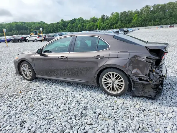 4T1B11HKXJU039105 2018 TOYOTA CAMRY - Image 2