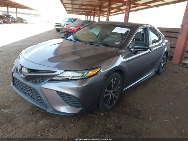 4T1B11HKXJU039217 2018 TOYOTA CAMRY - Image 2