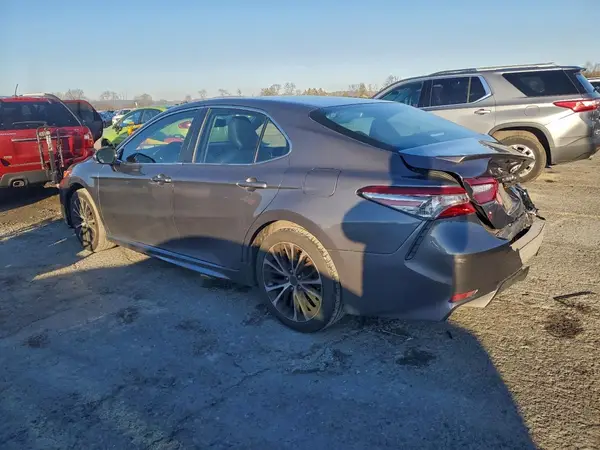 4T1B11HKXJU040044 2018 TOYOTA CAMRY - Image 2