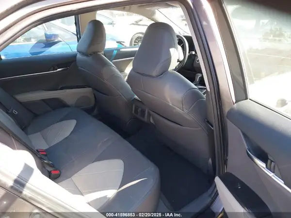 4T1B11HKXJU040304 2018 TOYOTA CAMRY - Image 8