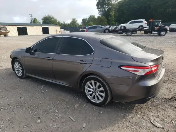 4T1B11HKXJU041663 2018 TOYOTA CAMRY - Image 2