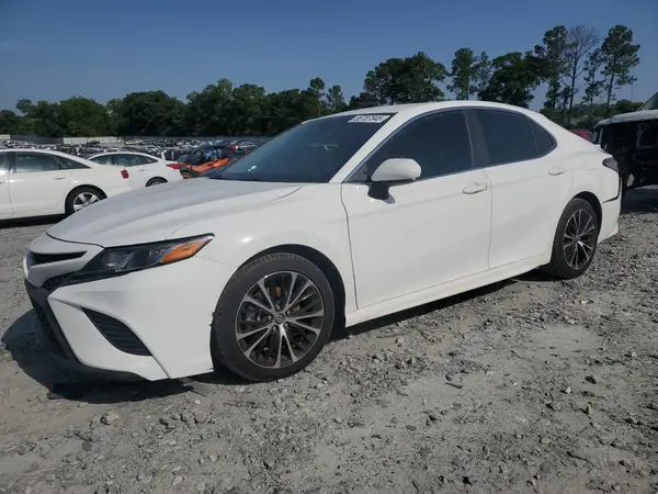 4T1B11HKXJU042800 2018 TOYOTA CAMRY - Image 1